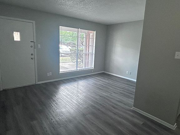 2nd image of 1608 W McIntyre St #17115567