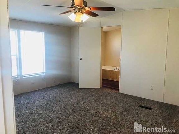4th image of 1028 Royal Cir