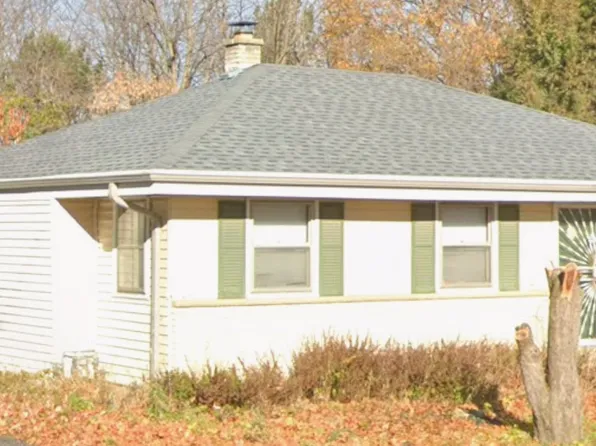 6236 W Hustis St, Milwaukee, WI 53223