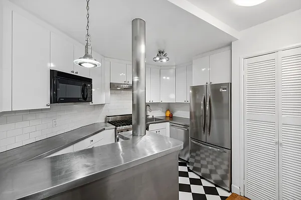 Rented by Compass | media 4