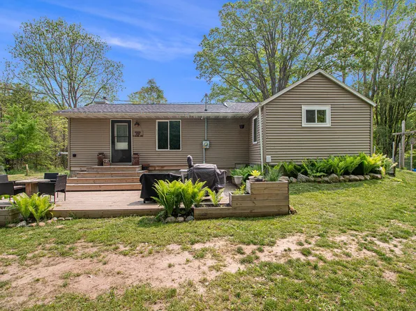 13734 S Elder Ave, Grant, MI 49327