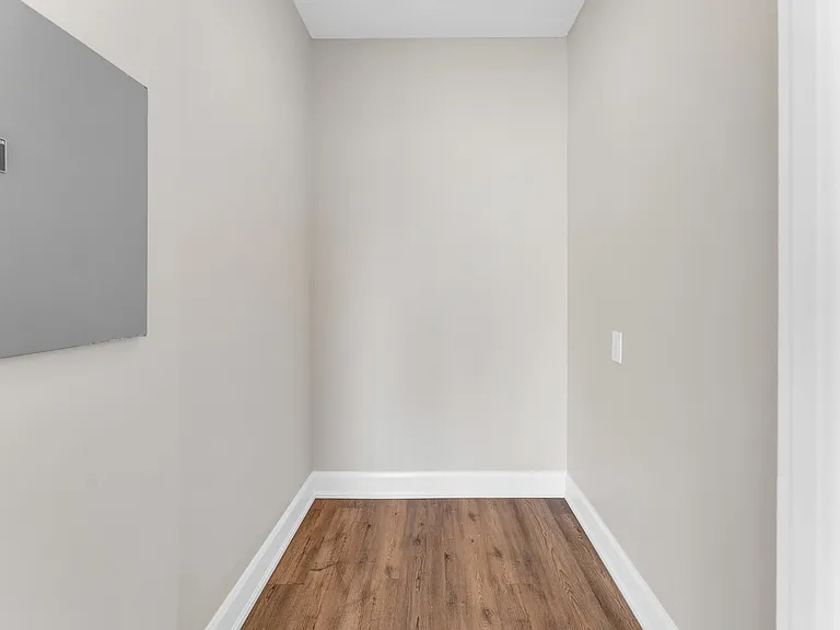 99 Sidney St — Photo 19