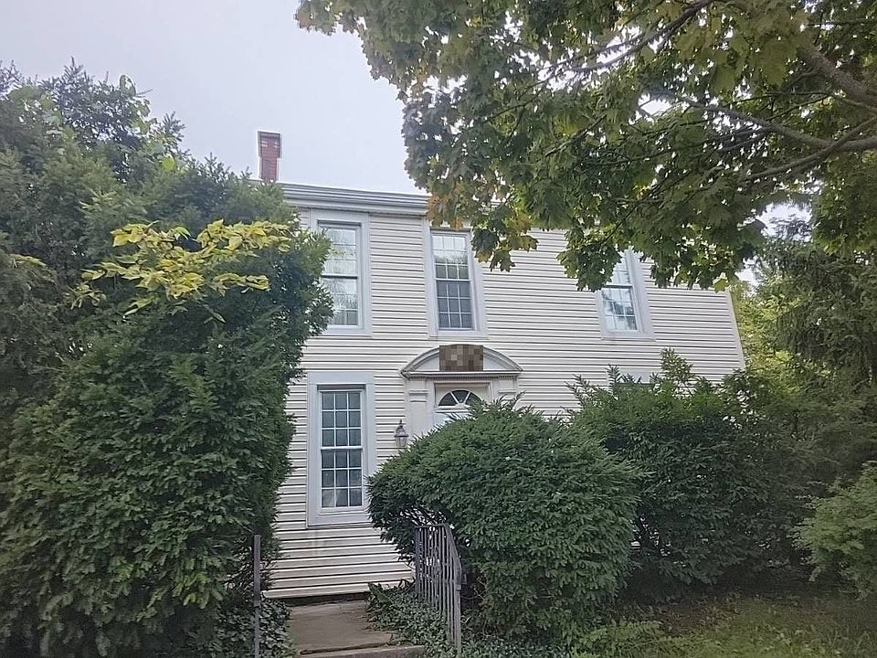 1st image of 142 E Main St