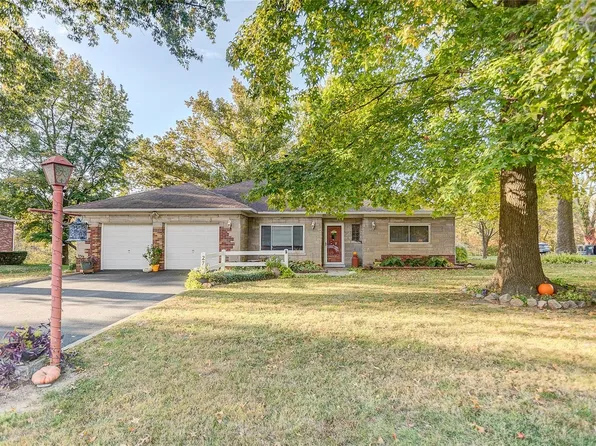 27 Fairview Dr, Fairview Heights, IL 62208