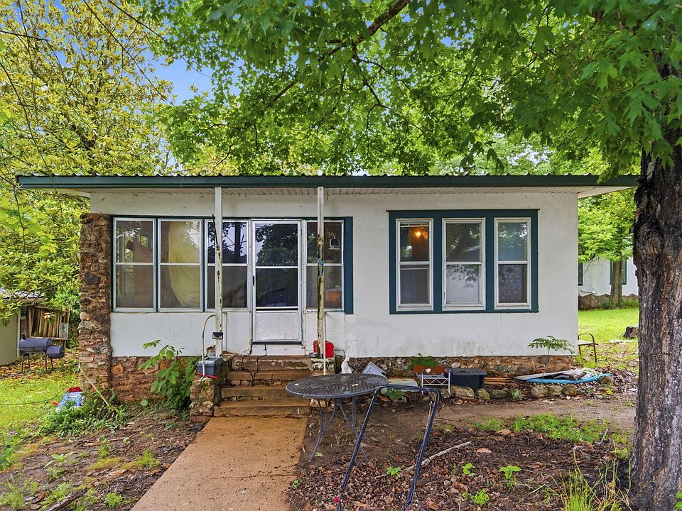 1st image of 141 Wildflower Avenue