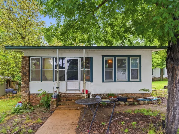 141 Wildflower Avenue, Rockaway Beach, MO 65740