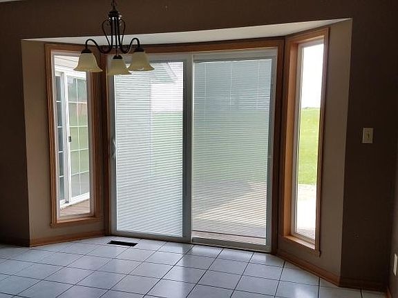 5th image of 1071 Westridge Dr