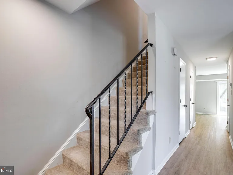322 Clay St — Photo 19