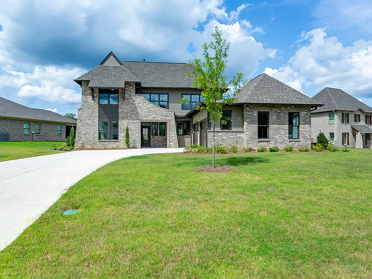 3441 Blackridge Dr — Photo 2