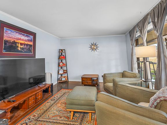 2nd image of 2205 Plantation Dr
