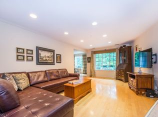 195 Riveredge Dr, Chatham, NJ 07928