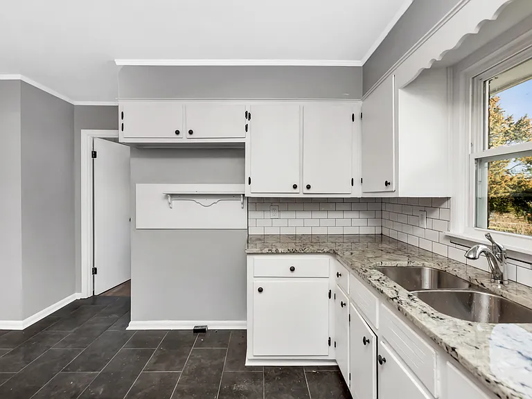 4609 Newton Ave SW — Photo 9
