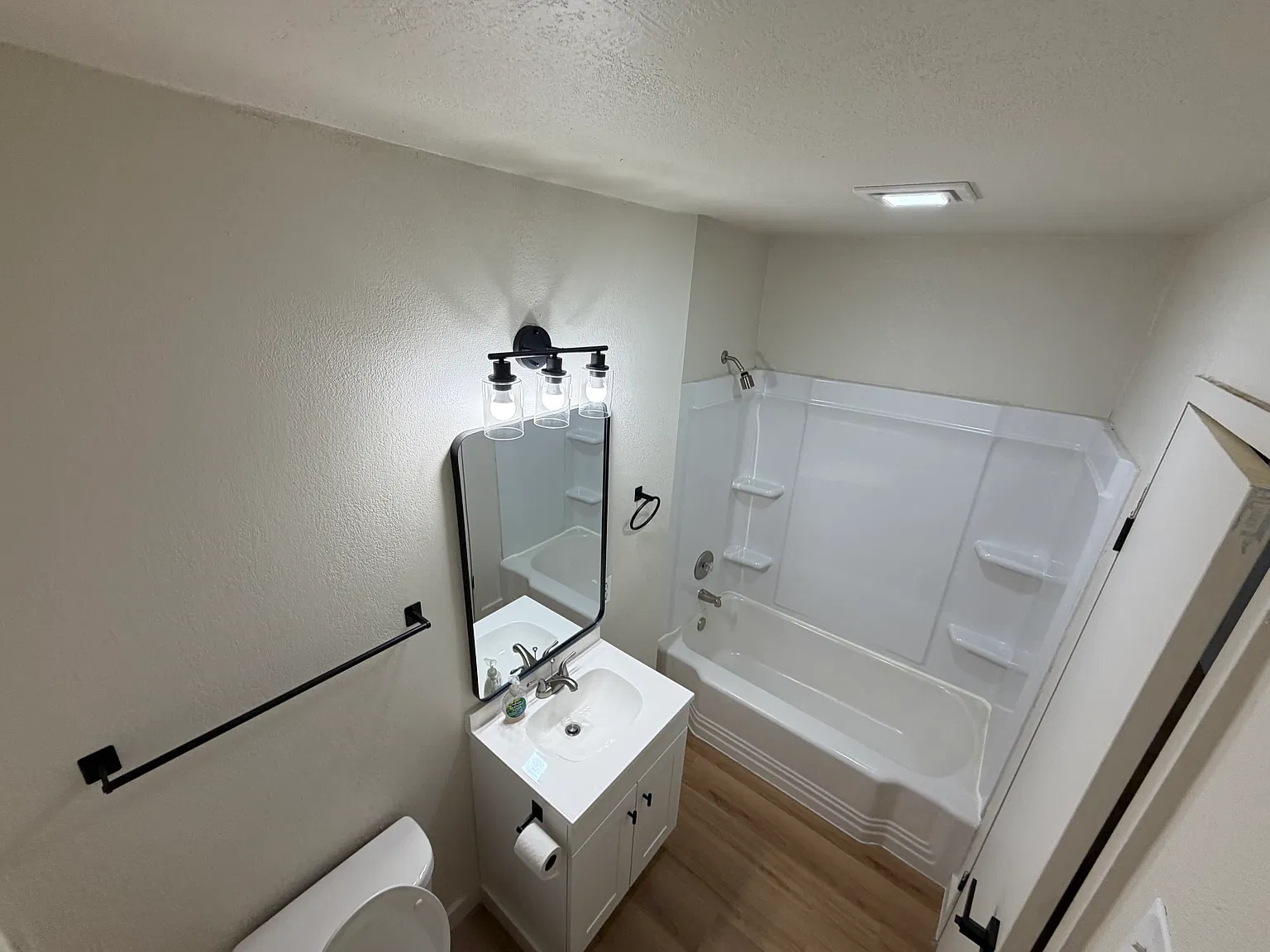 3 bed, 1109 sqft, $1,740 — Photo 4