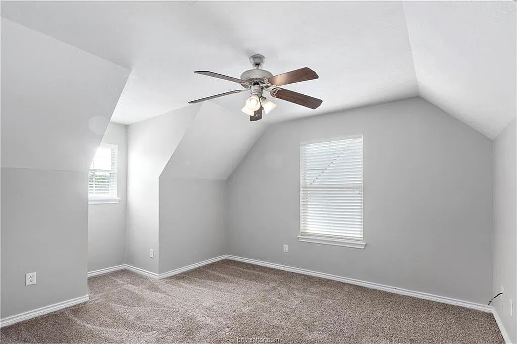 617 Columbus — Photo 3