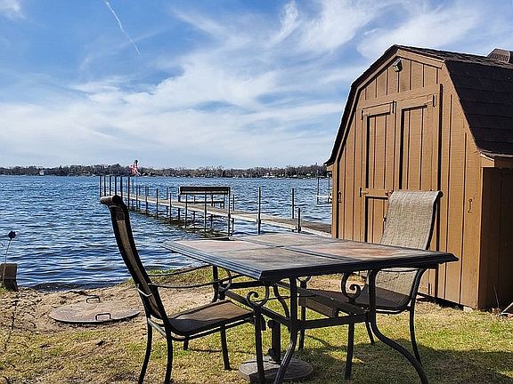 Shed near the shoreline!