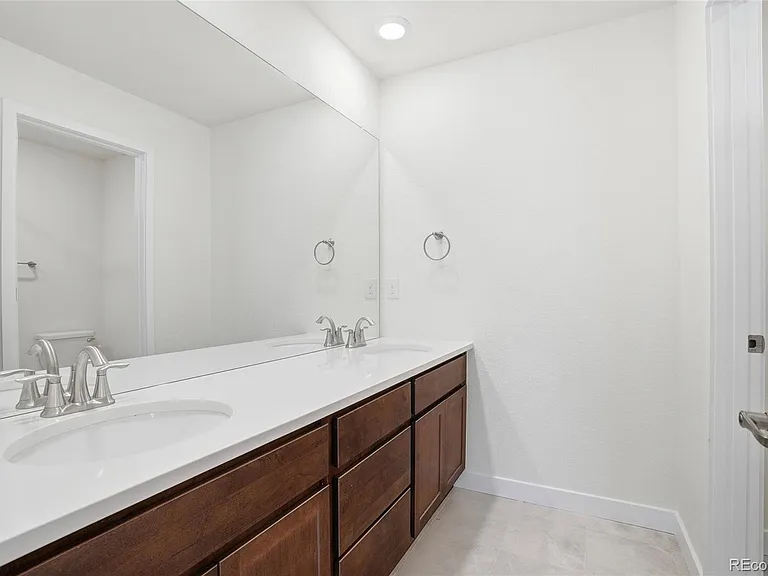 901 Sandstone Cir — Photo 28