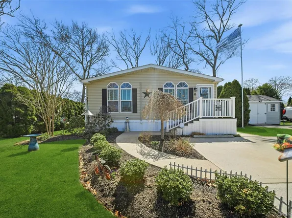 1661 Old Country Road #62, Riverhead, NY 11901