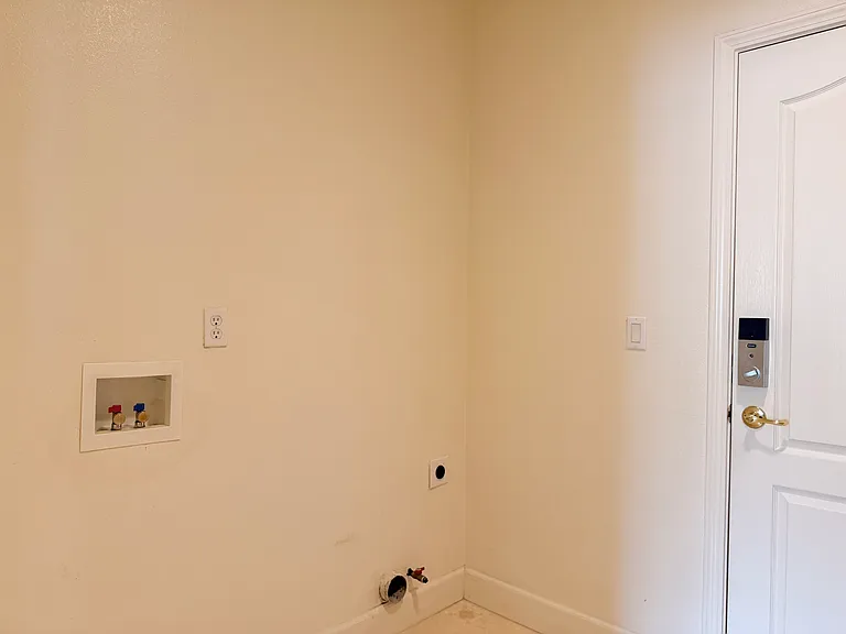 1143 Souza Way — Photo 15