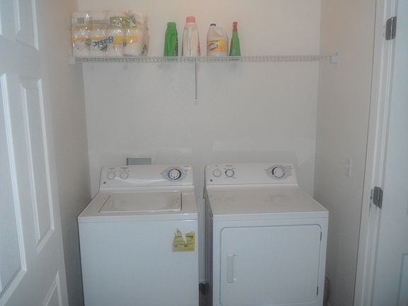 LAUNDRY ROOM OFF KITCHEN