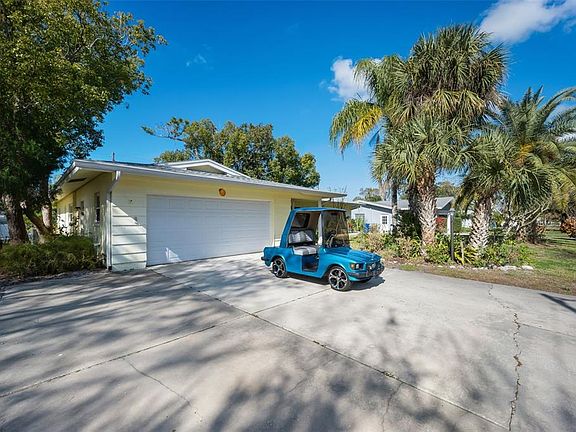 3rd image of 2310 Sarazen Dr