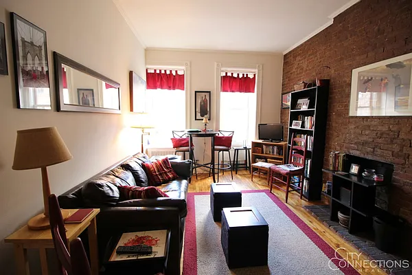 Rented by City Connections Realty | media 8