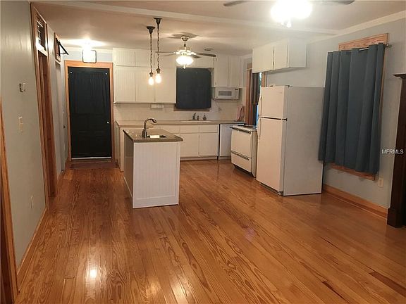 5th image of 122 N Hernando Ave