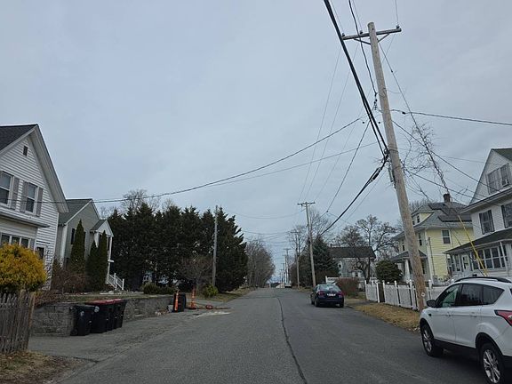 5th image of 33 Woodland Ave