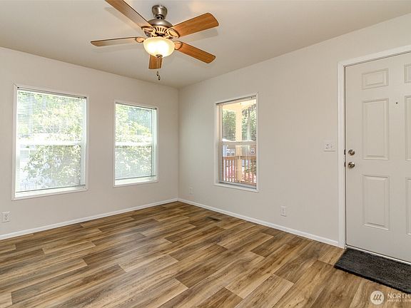 4th image of 12621 113th Avenue Ct E #171