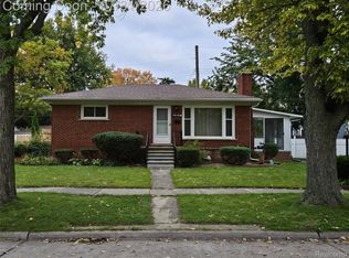 721 North Dr, Wyandotte, MI 48192