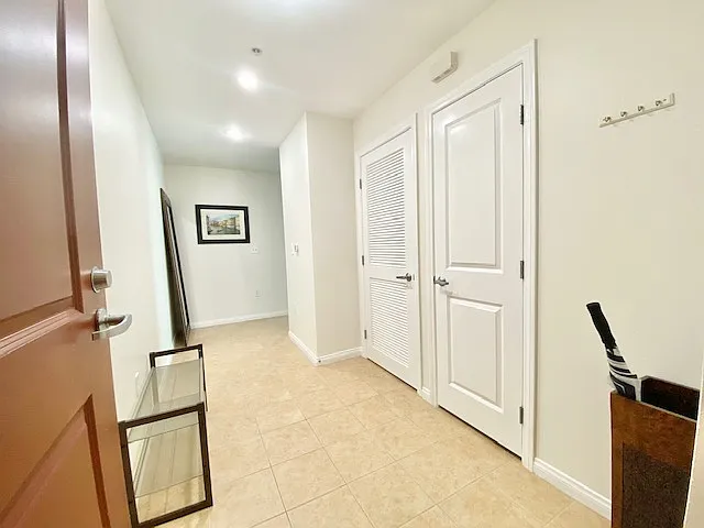 Building Photo - 206 Park Blvd #513