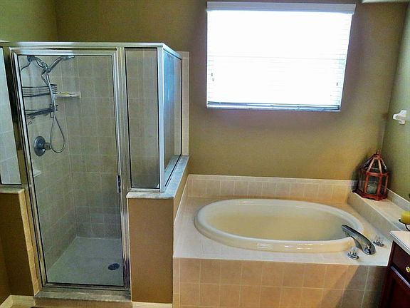 3rd image of 6109 Heroncrest Ct