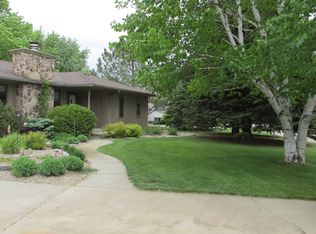 605 Henry Ave, Volga, SD 57071