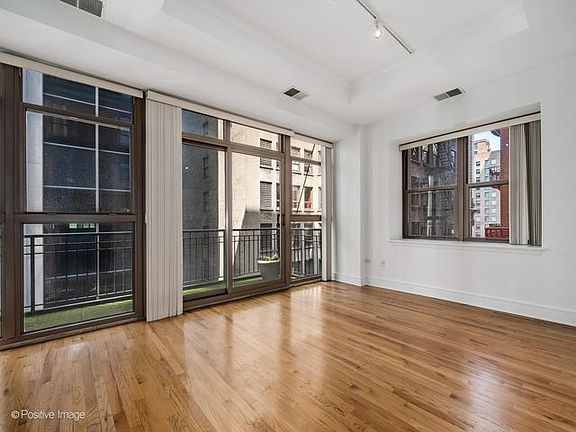 3rd image of 212 W Washington St APT 1413