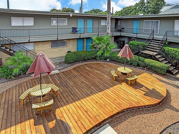 2nd image of 1660 Richmond Ave #11554442