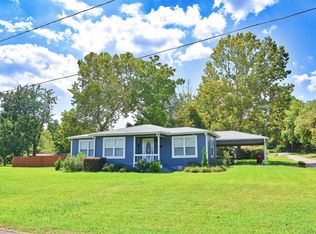 811 N I St, Hugo, OK 74743