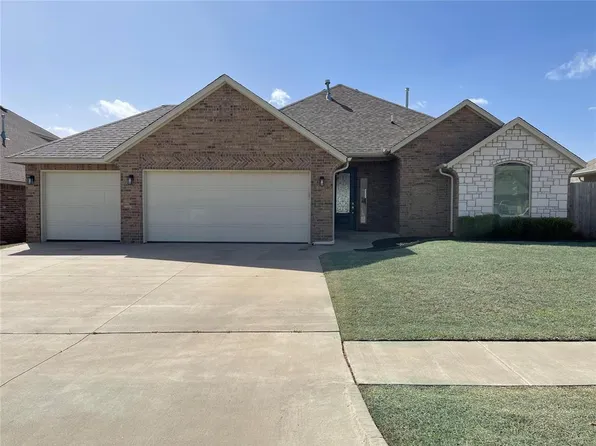 2604 NE 16th St, Moore, OK 73160