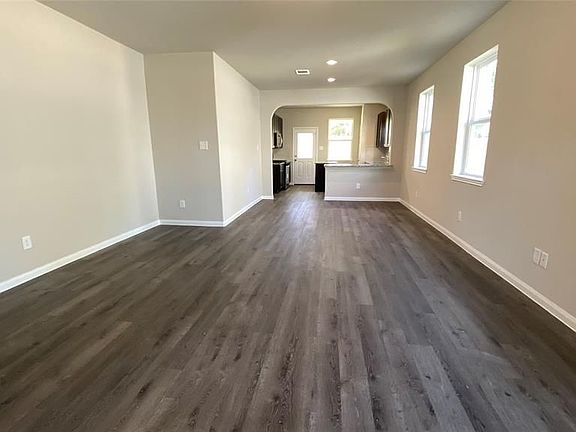 3rd image of 359 Shelby Meadow Dr