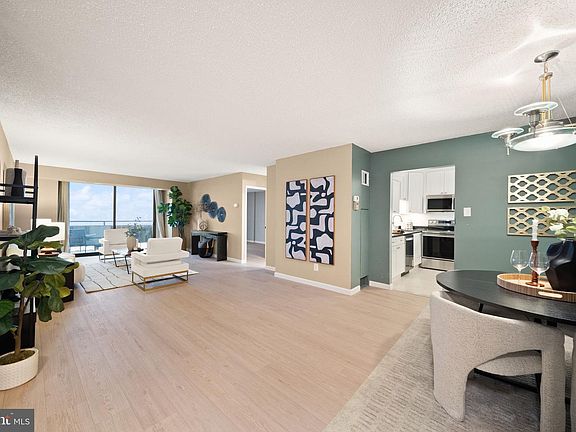 5th image of 1800 Old Meadow Rd APT 1619
