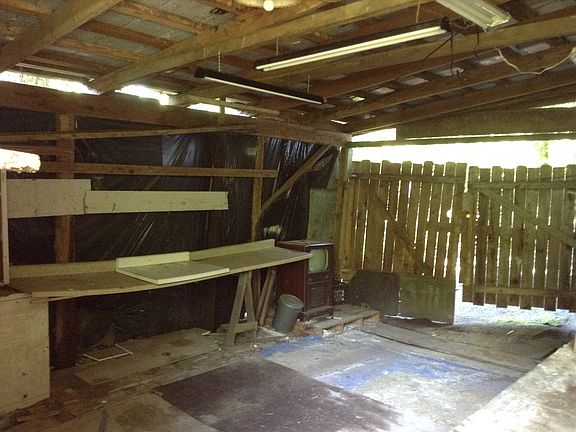 4th image of 39618 NE 21st Ave