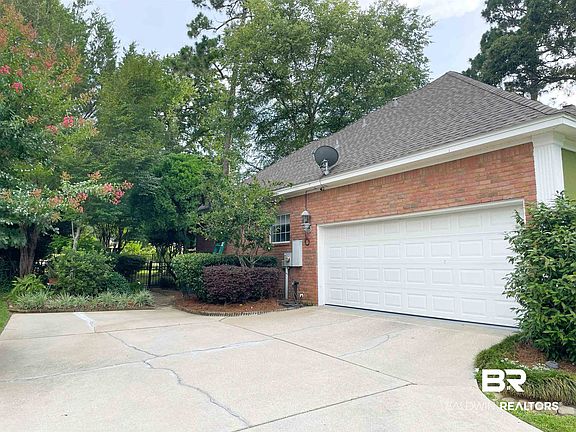 3rd image of 9849 Aspen Cir