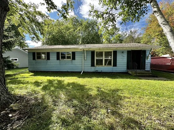 1216 Meadowview Dr, Menasha, WI 54952