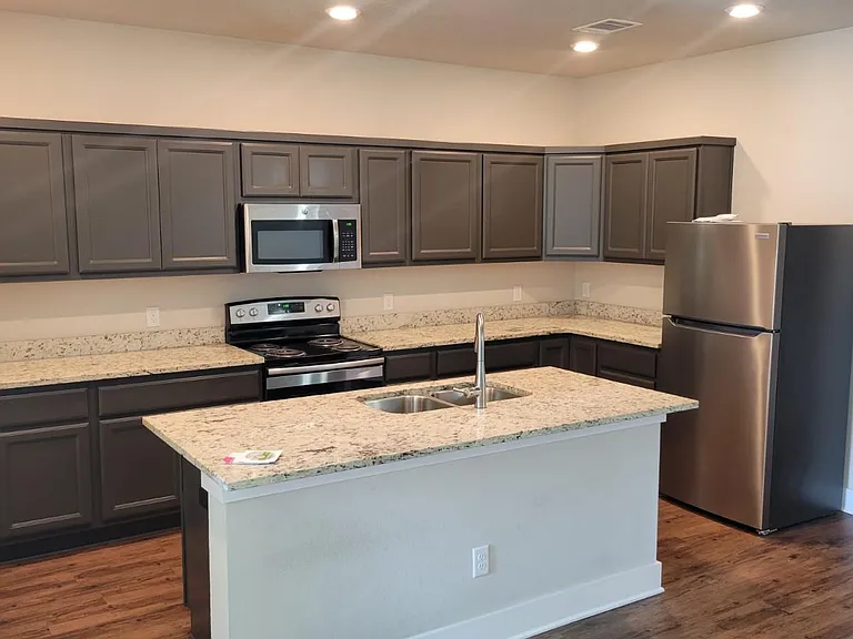 3908 Yukon Ln — Photo 2