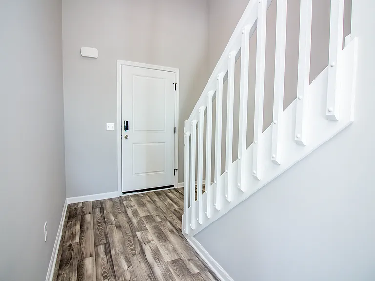 1003 W Hamilton Rd N — Photo 3