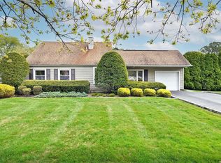21 White Pine Way, Medford, NY 11763