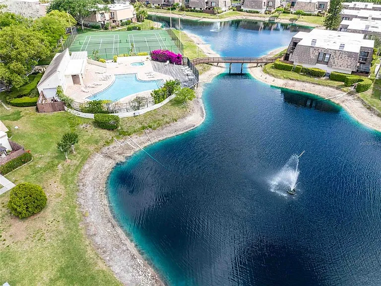 15307 W Pond Woods Dr #301 — Photo 30