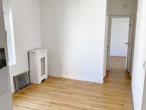 3rd image of 2168 35th St APT 5B