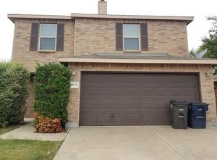 8833 Valley River Dr, Fort Worth, TX 76244