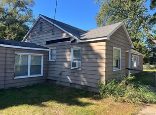 466 Driftwood Ave, Rochester Hills, MI 48307