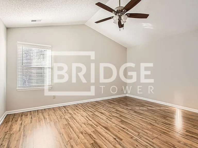 7201 Canyon Dr — Photo 12