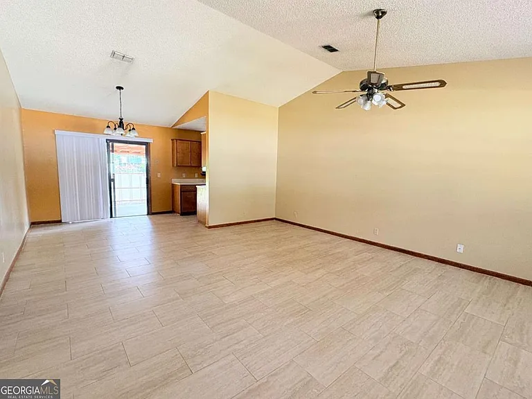 603 Plantation Village Dr — Photo 8